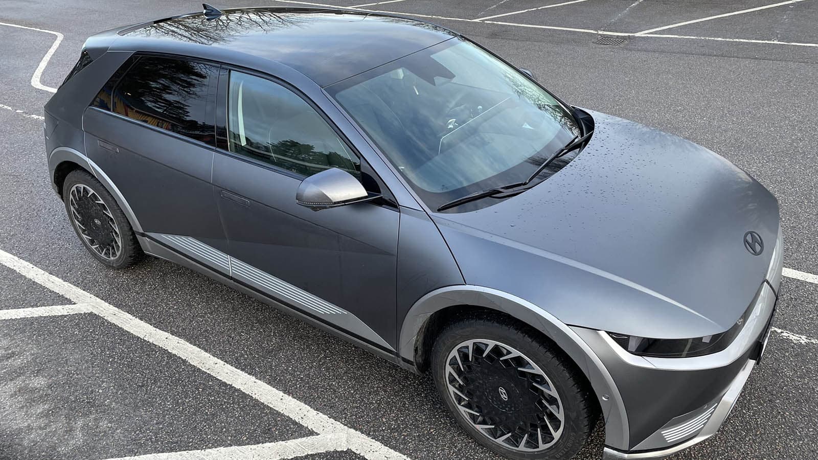 Hajpade elbilen säljs hos Blipp